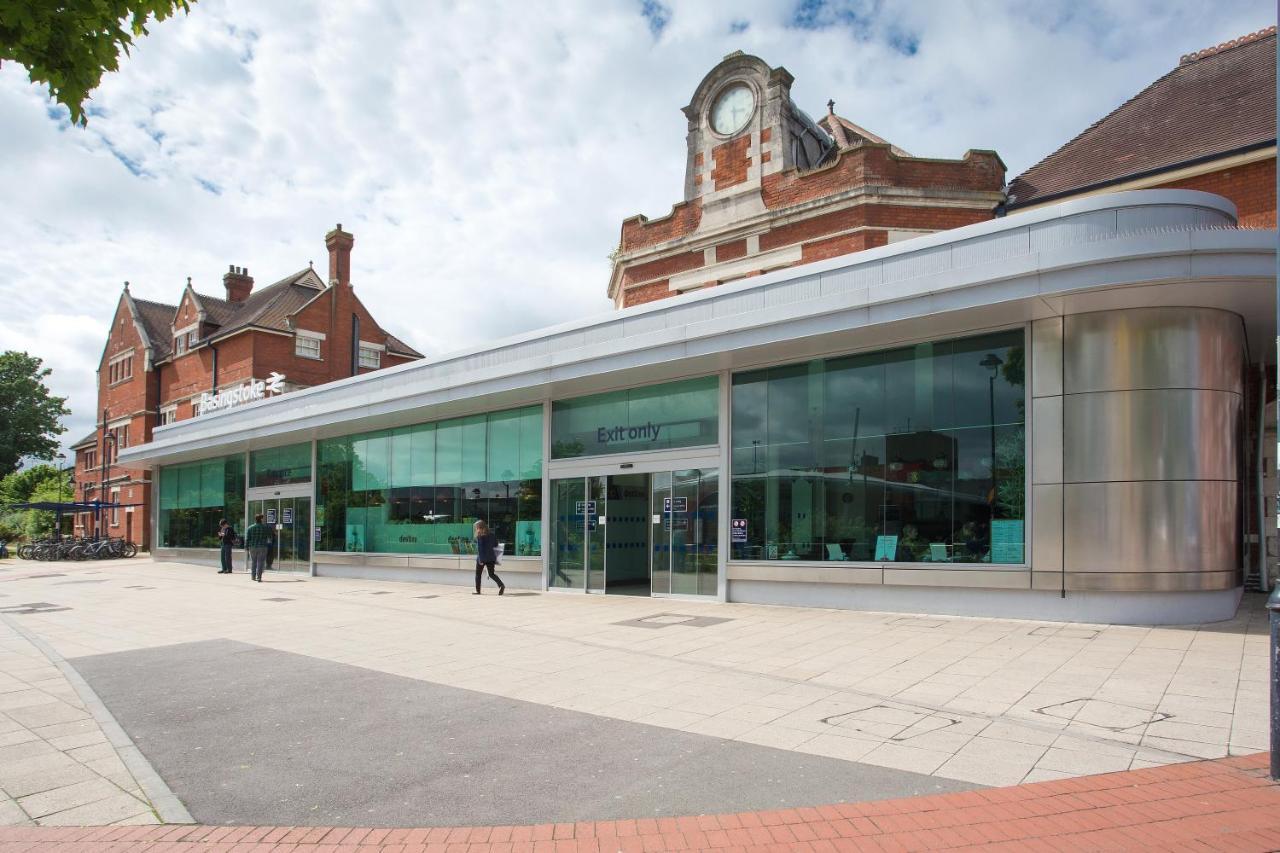 Basingstoke Apartments - Westlands House, City Centre, Home-From-Home Экстерьер фото