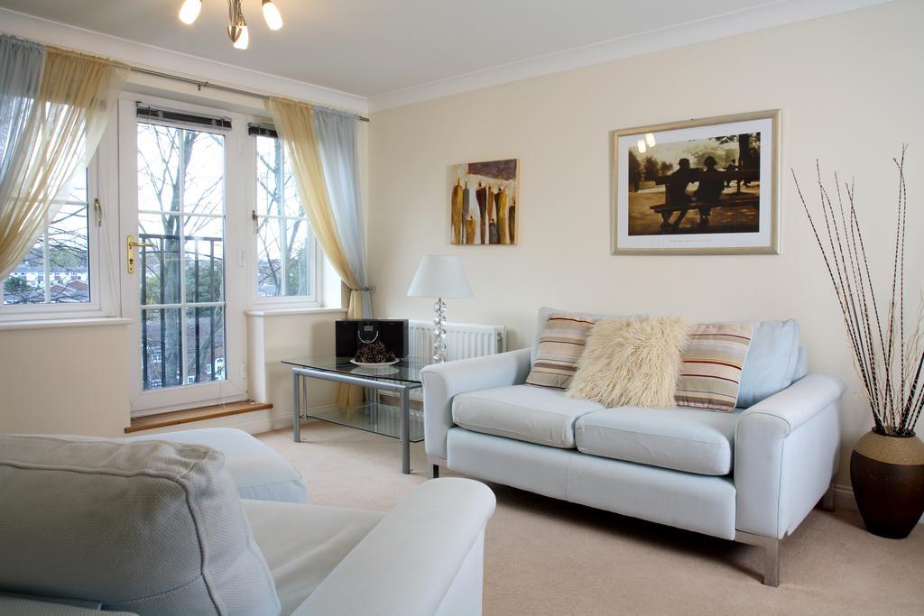 Basingstoke Apartments - Westlands House, City Centre, Home-From-Home Экстерьер фото