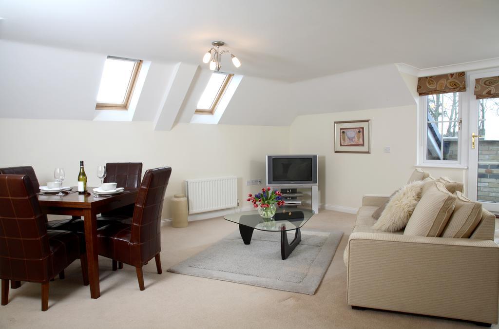 Basingstoke Apartments - Westlands House, City Centre, Home-From-Home Экстерьер фото