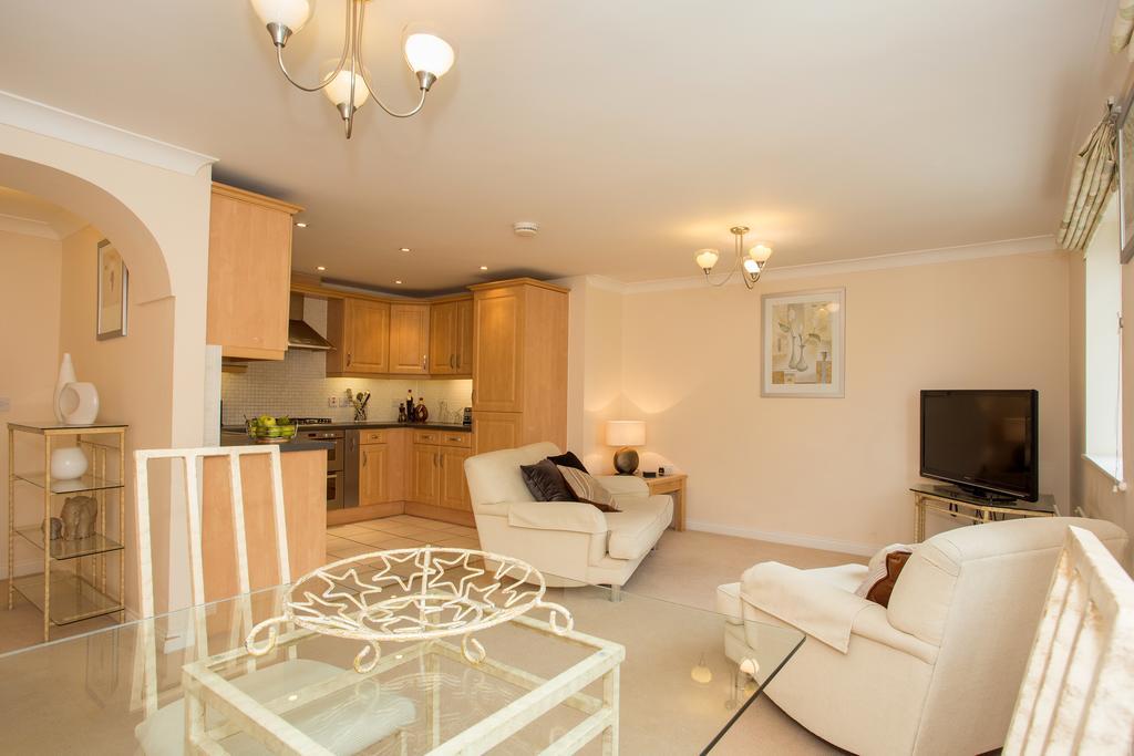 Basingstoke Apartments - Westlands House, City Centre, Home-From-Home Экстерьер фото