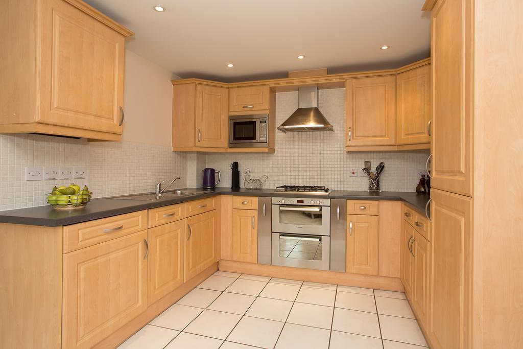 Basingstoke Apartments - Westlands House, City Centre, Home-From-Home Экстерьер фото