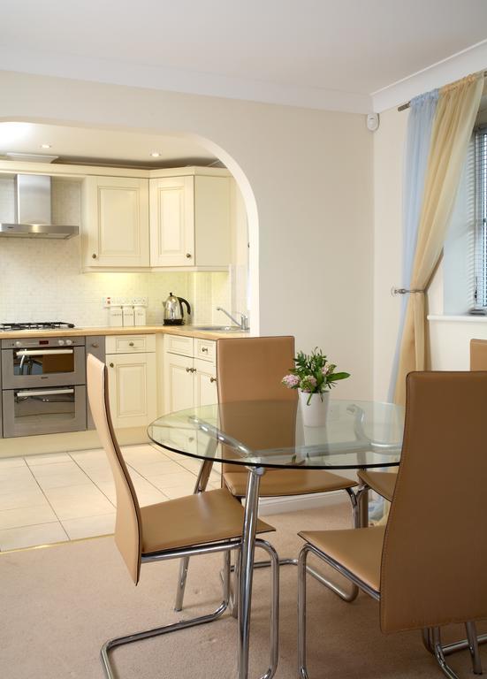 Basingstoke Apartments - Westlands House, City Centre, Home-From-Home Экстерьер фото